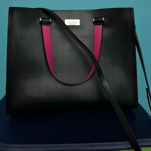 👛 Kate Spade black hot pink purse crossbody. In excellent used condition 👛